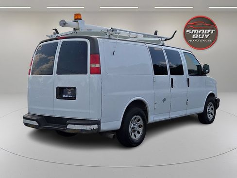 Used 2010 Chevrolet Express 1500 RWD image 5