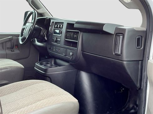 Used 2023 GMC Savana 3500 Extended w/ Driver Convenience Package image 27