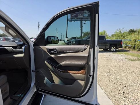 Used 2017 Chevrolet Tahoe Premier AWD/4WD image 26