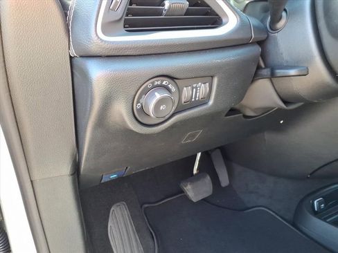 New 2026 Chrysler Pacifica Select image 14