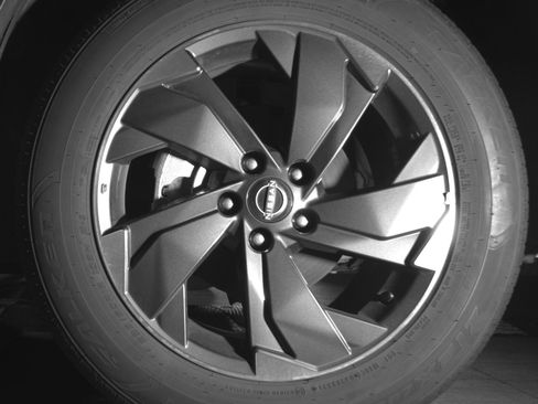 Used 2025 Nissan Rogue SV image 12