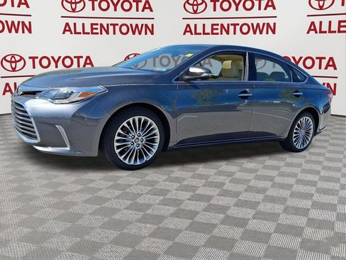 Used 2018 Toyota Avalon Limited w/ All Weather Liner Package FWD image 5