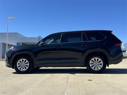 Certified 2024 Toyota Grand Highlander XLE image 2