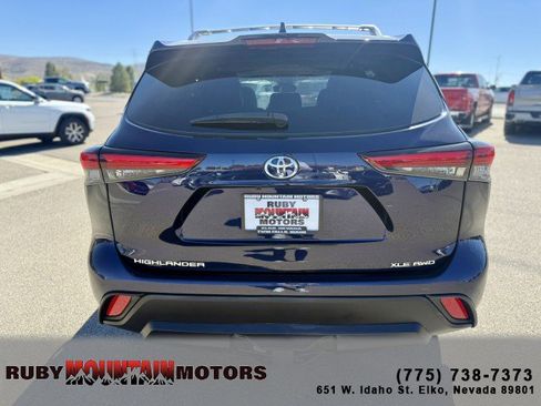 Used 2022 Toyota Highlander XLE image 6