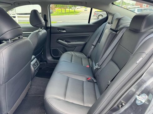 Used 2024 Nissan Altima 2.5 SL FWD image 16