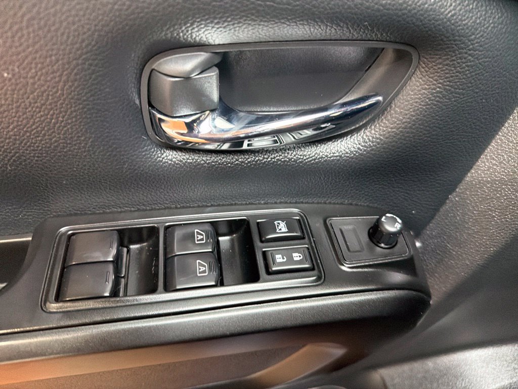 Used 2024 Nissan Titan SV w/ SV Convenience Package AWD/4WD image 25