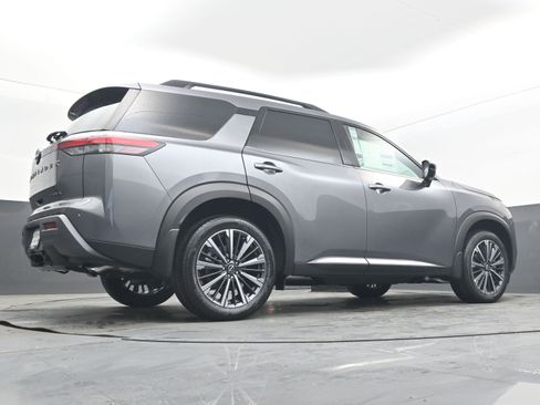 New 2026 Nissan Pathfinder Platinum FWD image 30