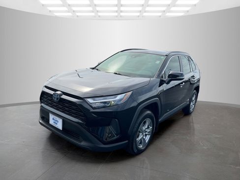 Used 2024 Toyota RAV4 XLE image 8