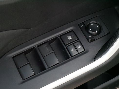 Used 2021 Toyota RAV4 LE w/ Carpet Mat Package (TMS) AWD/4WD image 19