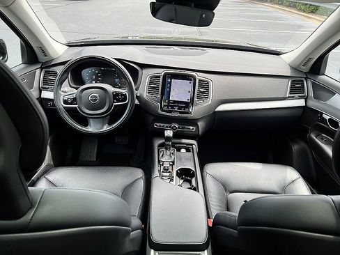 Used 2021 Volvo XC90 T5 Momentum w/ Climate Package FWD image 18