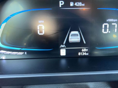 Certified 2025 Hyundai Elantra Sport image 13