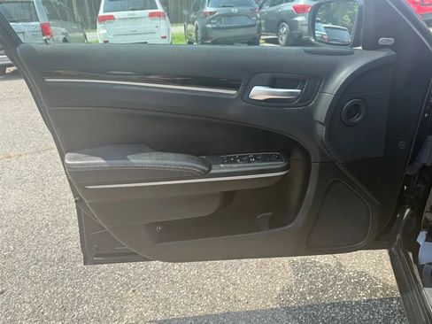 Used 2019 Chrysler 300 S RWD image 28