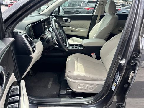Used 2023 Kia Sorento SX Prestige AWD/4WD image 9