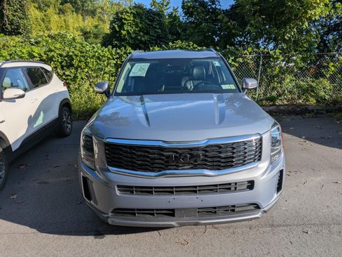 Certified 2022 Kia Telluride S AWD/4WD image 2