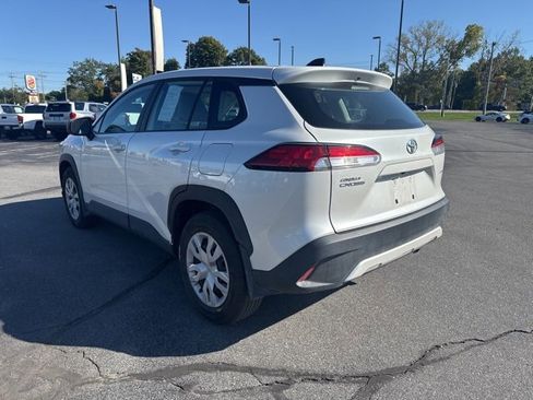 Used 2022 Toyota Corolla Cross L image 3