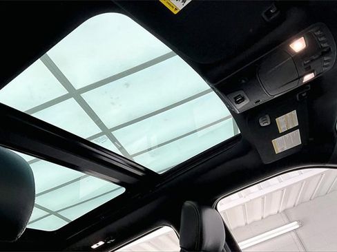 Used 2018 Ford F150 Lariat w/ Equipment Group 502A Luxury image 13