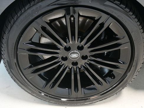 Used 2023 Land Rover Range Rover SE image 18