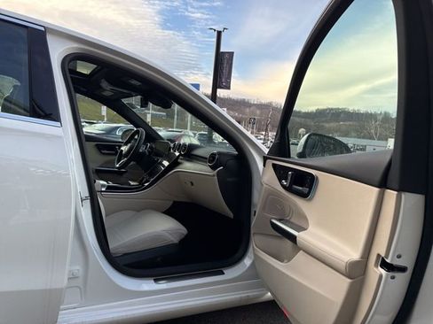 Used 2024 Mercedes-Benz C 300 4MATIC Sedan image 25