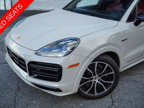 Used 2021 Porsche Cayenne Turbo S AWD/4WD image 2