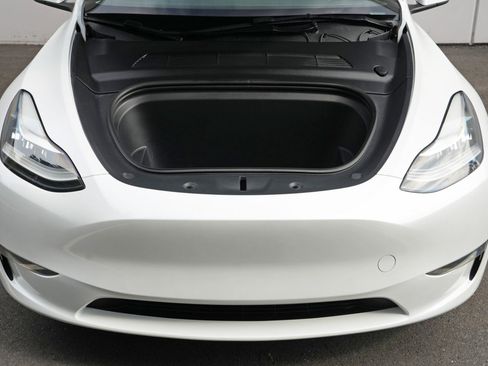 Used 2023 Tesla Model Y Long Range AWD/4WD image 8
