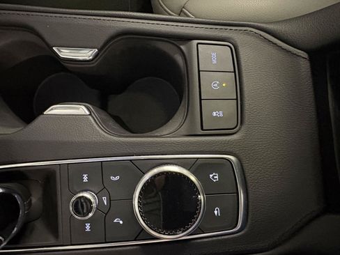 Used 2023 Cadillac XT4 Luxury w/ Cold Weather Package AWD/4WD image 30