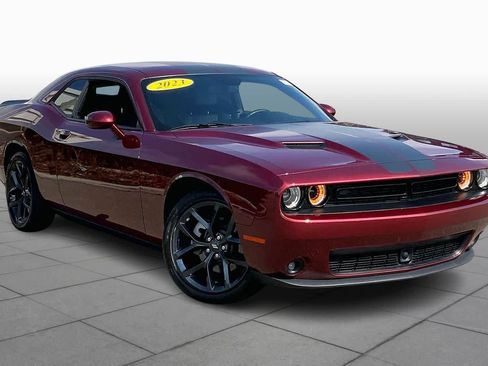Used 2023 Dodge Challenger SXT w/ Plus Package image 2
