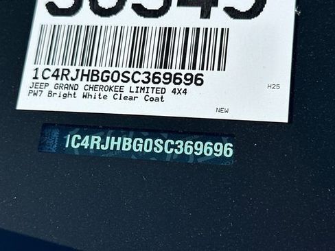 New 2025 Jeep Grand Cherokee Limited w/ Luxury Tech Group II image 26