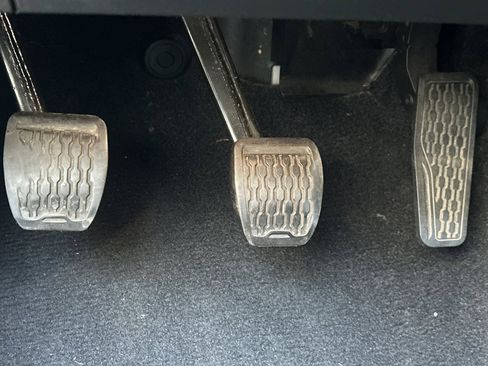 Used 2020 Jeep Wrangler Unlimited Sahara image 45