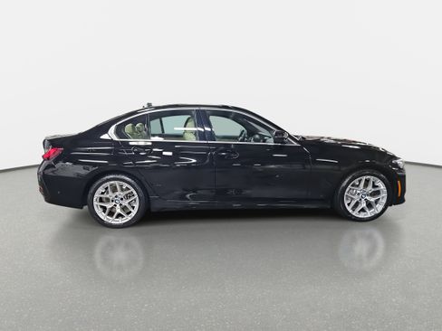 Certified 2025 BMW 330i Sedan w/ Premium Package image 4