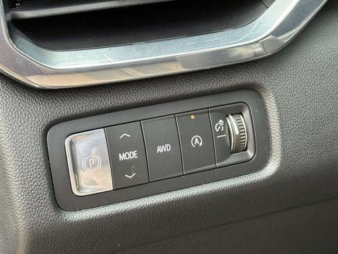 Used 2024 GMC Acadia Elevation image 19