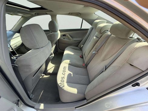 Used 2010 Toyota Camry LE FWD image 21