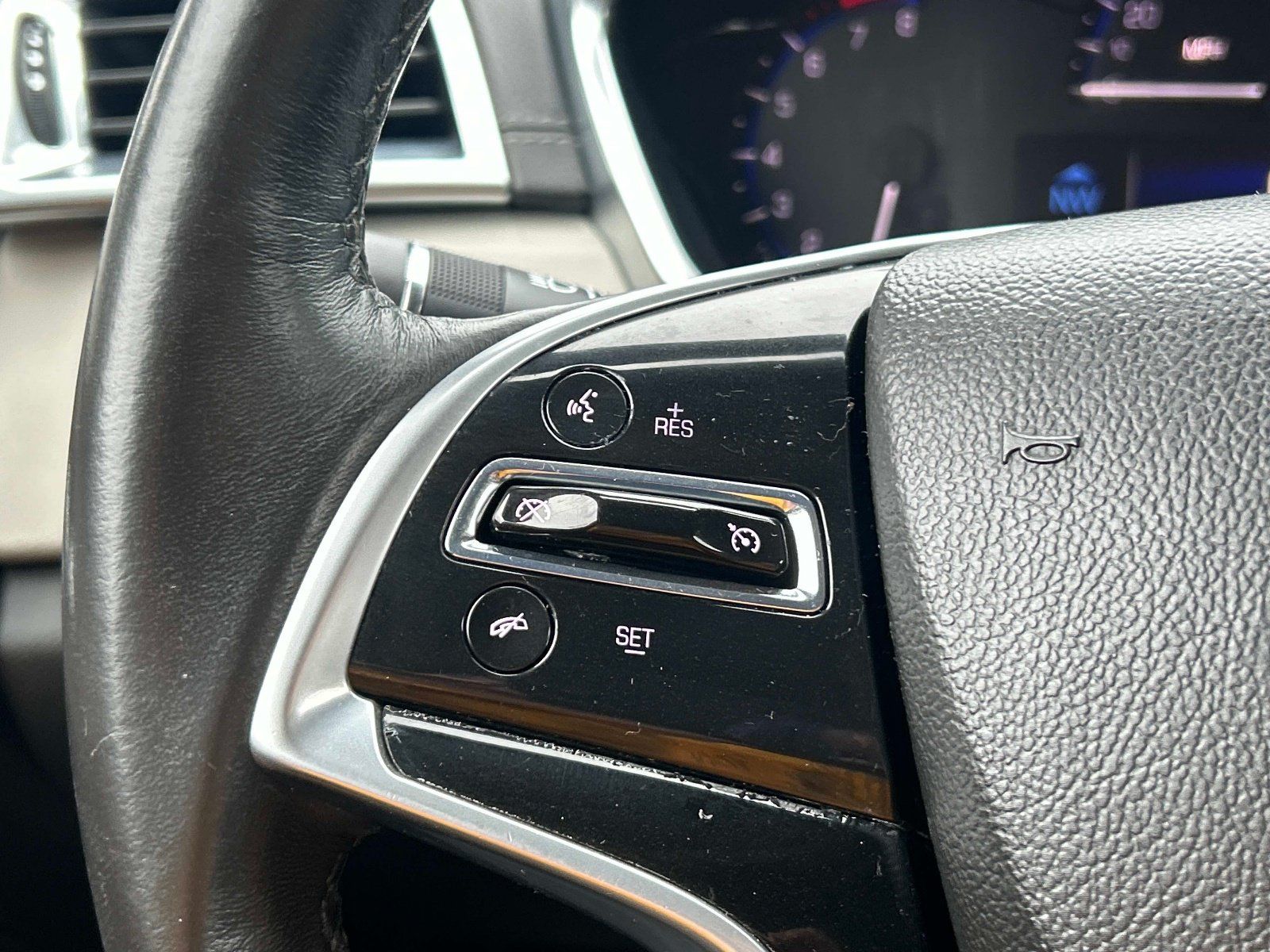 Used 2014 Cadillac SRX FWD image 22