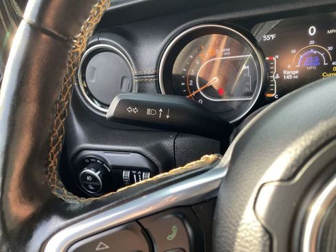 Used 2021 Jeep Gladiator Overland AWD/4WD image 23