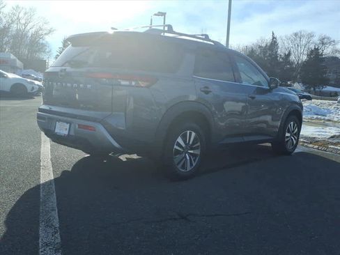 Certified 2024 Nissan Pathfinder SL image 4