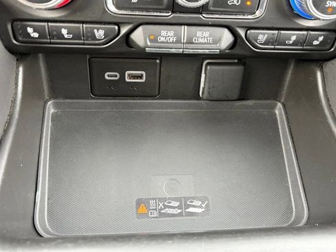 Used 2024 GMC Yukon XL SLT image 25