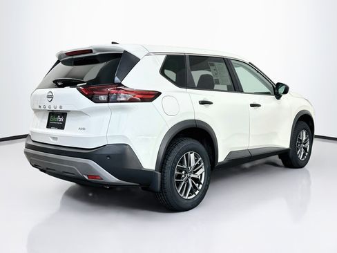 Used 2023 Nissan Rogue S AWD/4WD image 9