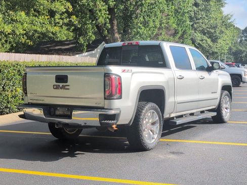 Used 2018 GMC Sierra 1500 SLT AWD/4WD image 7
