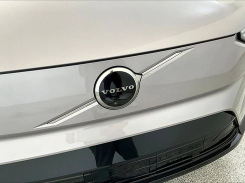New 2026 Volvo EX90 Plus RWD image 33