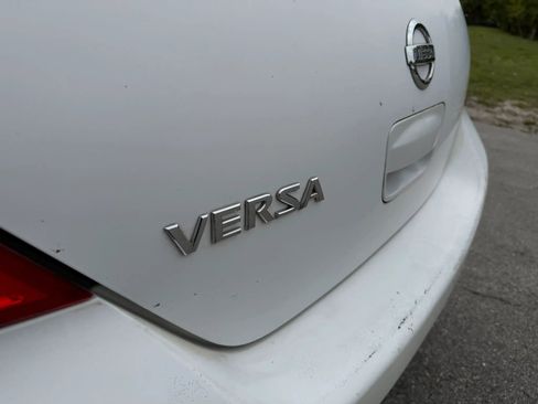 Used 2009 Nissan Versa 1.8 S image 11