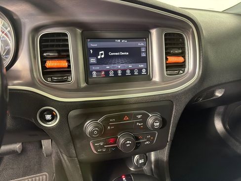 Used 2019 Dodge Charger SXT w/ Leather Interior Group image 17