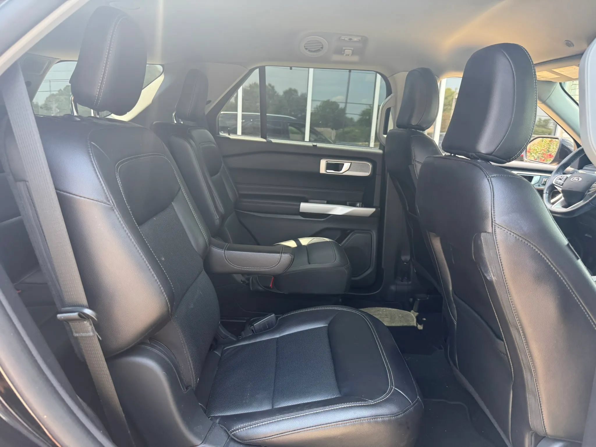 Used 2021 Ford Explorer Limited w/ Equipment Group 301A AWD/4WD image 16