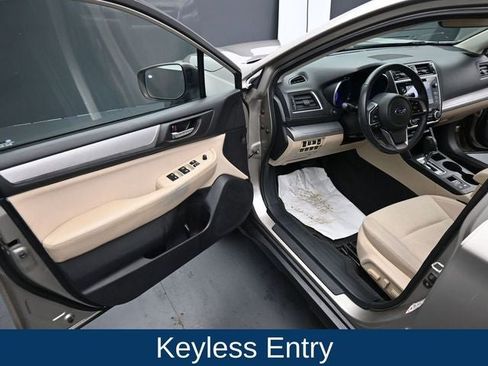Used 2018 Subaru Outback 2.5i Premium image 15