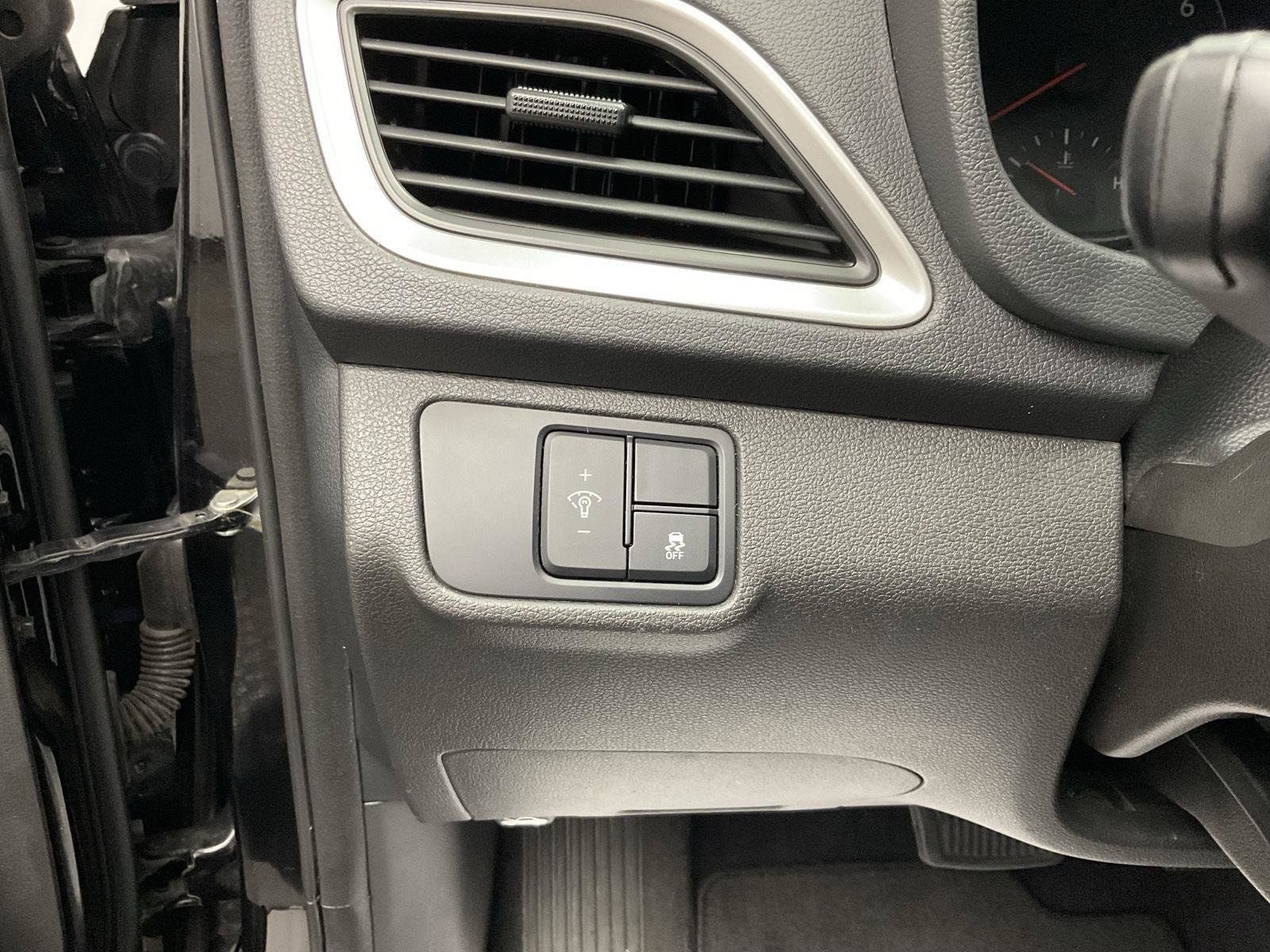 Used 2022 Hyundai Accent SE FWD image 13