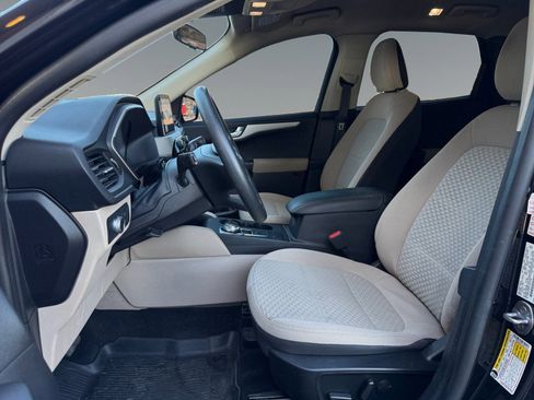Used 2020 Ford Escape SE FWD image 12