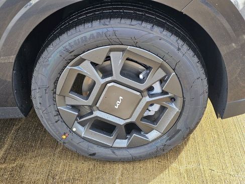 New 2026 Kia Carnival EX image 32