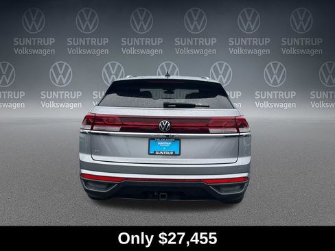 Used 2024 Volkswagen Atlas Cross Sport SE FWD image 4