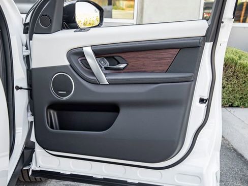 Used 2024 Land Rover Discovery Sport S image 28