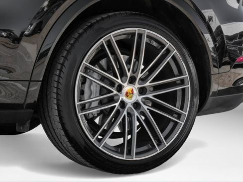 Used 2020 Porsche Cayenne Turbo image 68