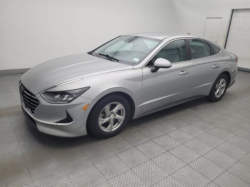 Used 2020 Hyundai Sonata SE FWD image 2