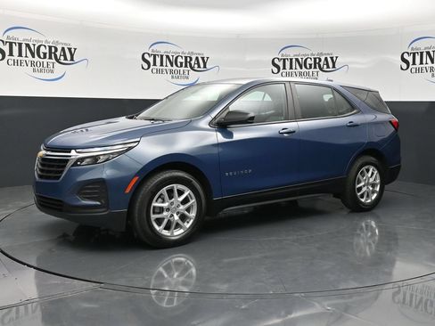 Used 2024 Chevrolet Equinox LS w/ Driver Confidence II Package FWD image 4